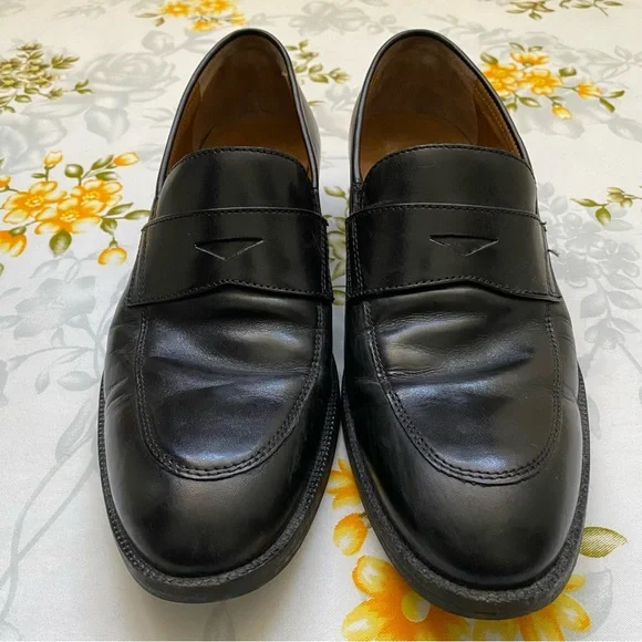 Johnston & Murphy Size 9.5 Black Loafers - Picture 2 of 9